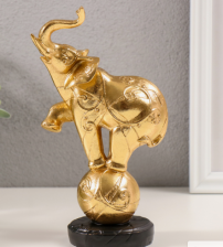 Статуэтка Слон на шаре с узором золото 10х5,5х18,5 см 10203897