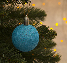 Украшение новогоднее световое Елочный шар 6см синий