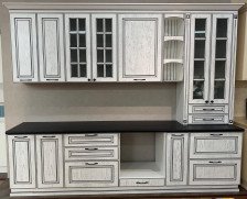 Кухня Милан, фасады МДФ в шпоне ясеня с патиной, длина 3,0м