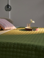 Покрывало стеганое Solid dots Essential оливковое 230х250 см