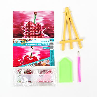 Картина из страз Вишня комплект (стразы, палочка, основа, мольберт) 10x15 см ХОББИХИТ