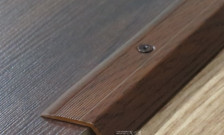 Порог АЛ-002 кант 0,9 м дуб темный 29,2 мм