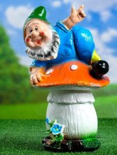 Фигура Гном на мухоморе на животе 37х22см