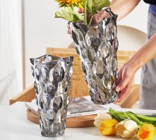 Ваза стеклянная 13х7х23 см серый