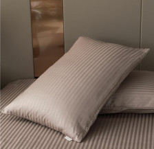 Наволочка страйп-сатин 50х70 см жемчужный Mariya DeLuxe