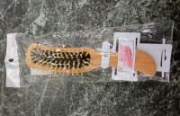 Расческа для волос деревянная массажная 250641