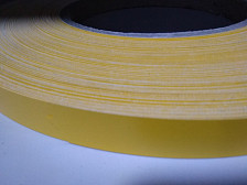 Кромка клеевая 19 мм желтая U1579
