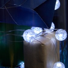 Гирлянда линейная Лед шарики 30 LED 3м 5000K батарейки 3хАА IP 20 шнур 0,5м CL565