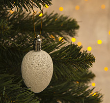 Украшение новогоднее световое Шишка на елку 6см белый