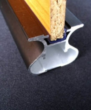 Уплотнитель 8мм резиновый для ДСП (05)