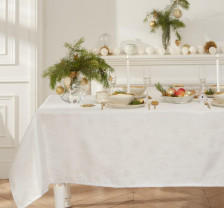 Скатерть Этель "Серебряные снежинки" пэ Цвет: Белый, Размер: 150х180