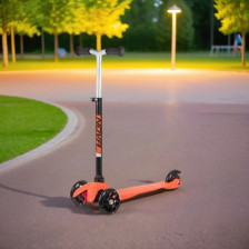 Самокат Novatrack Disco-kids Basic для детей, светящиеся колеса PU переднее120мм, 80мм заднее 