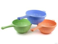 Дуршлаг пластмассовый  2,2 л с ручкой