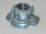Гайка М4 DIN1624 врезная