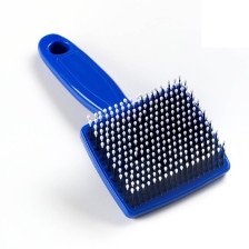 Пуходерка пластм малая мягкая с закругл зуб 6х13,5 см синяя 5665721