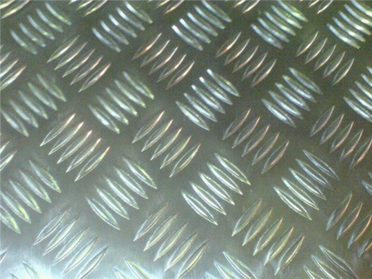 Лист алюминиевый рифленый АМг2Н2 2,0х1200х3000 мм